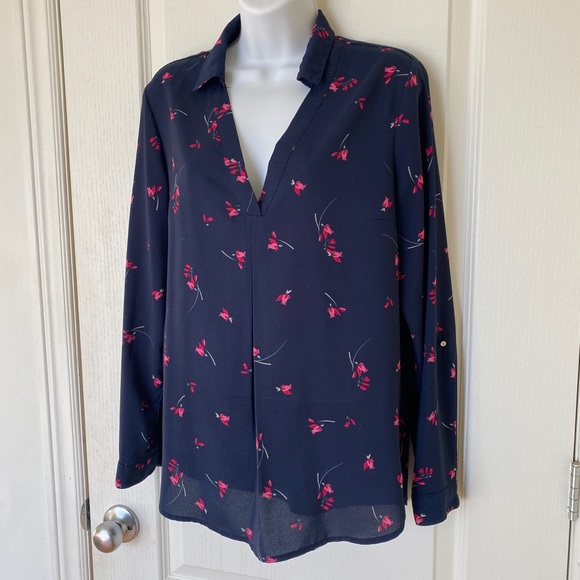 DYNAMITE 🌟 navy blue blouse - Picture 4 of 11